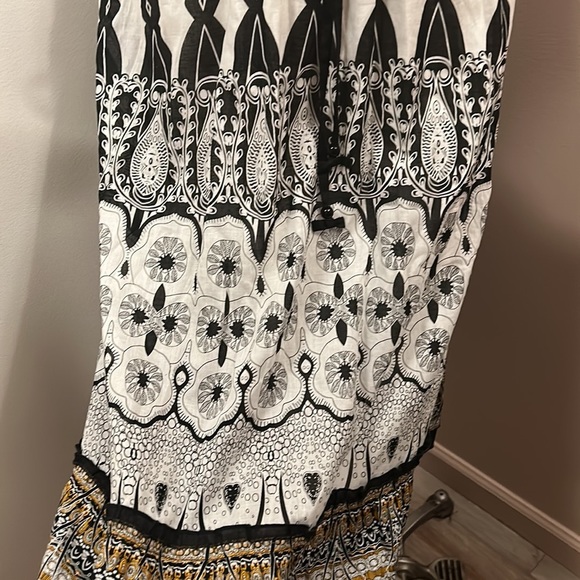 WOMEN’S Layered Black and White Maxi Shirring Waist Skirt size Small - Picture 7 of 12